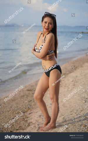 exotic beach babes voyeur - Beautiful Perfect Body Bikini Posing On Foto de stock 1533230297 |  Shutterstock