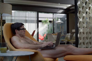 Jake Gyllenhaal Porn - Jake Gyllenhaal's Naked Body is the Greatest Work of Art in 'Velvet  Buzzsaw' | Decider
