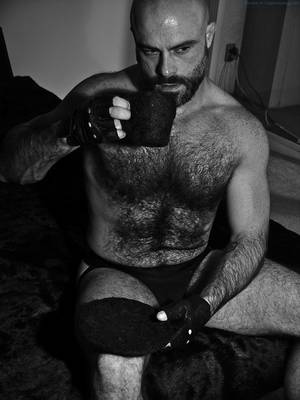 Black Hairy Bear Porn - Hairy Bear Dan Lovell - My Gorilla, My Love By Rick Castro (2)
