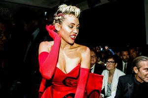 Miley Cyrus Nicki Minaj Porn - Miley Cyrus on Nicki Minaj and Hosting a 'Raw' MTV Video Music Awards - The  New York Times