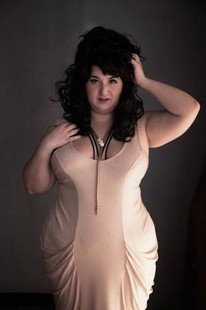 fat chicks nude in public - I am a burlesque performer, so these days I get paid to take off my  clothes. I love everything about it, but especially the look on other chubby  girls' ...