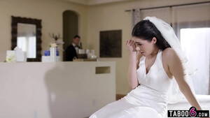 Italian Wedding Porn - Big ass Italian MILF had a buttplug inside of her during the wedding -  XNXX.COM