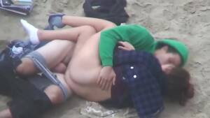 hidden teen video - Teen Couple At Beach Have Sex Fun Caught Hidden Camera Porn Video