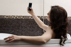 Mobile Celeb Porn - Revenge porn isn't just a celeb problem: Your kids are at risk too