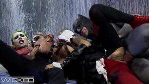 Batman Catwoman And Harley Quinn Porn - Arkham Batman joker catwoman poison ivy harley quinn - XVIDEOS.COM