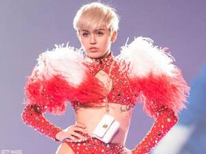hot lesbian sex miley cyrus - Miley Cyrus Confirms: 'I'm Pansexual'