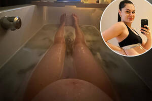 Jessie J Porn - Pregnant and nude Jessie J takes a bath and more star snaps | Page Six