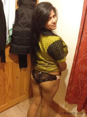 hot indian babes ass - Indian Jaipur Girl Priyanka Showing Nude Ass