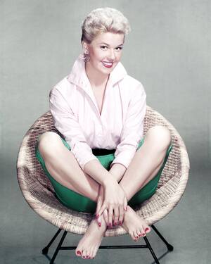 Doris Day Nude Porn - Actress and Singer Doris Day Dies at Age 97â€”See Her Most Iconic Photos |  Glamour