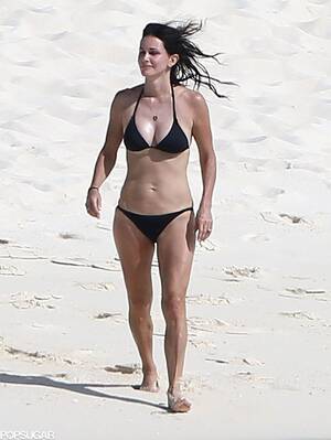 Hd Porn Courteney Cox - Courteney Cox Beach Body : r/CelebrityBelly