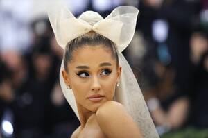 Get Ariana Grande Porn Captions - Paparazzi Photographer Sues Ariana Grande For Instagram Pics