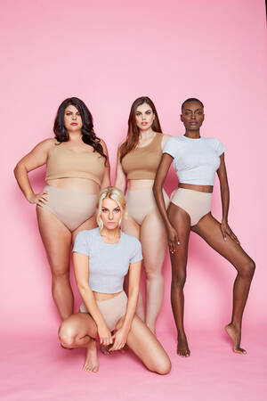 Modern Family Sofia Vergara Porn - SofÃ­a Vergara Launches EBY Shapewear, Talks 'Modern Family' Ending