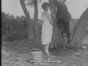 Bisexual Vintage Porn 1930s - Bisexual Threesome Fucking Outdoors (1930s Vintage) | xHamster