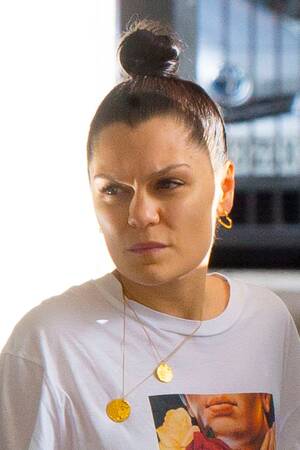 Jessie J Porno - Jessie J Goes Makeup-Free While Running Errands in London: Photos | Life &  Style