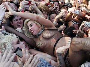 lady gaga naked in beach - Lady Gaga Naked In Beach | Sex Pictures Pass