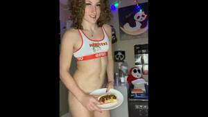 hotters girl shemale worker - Hooters Trans Girl Cums On Hotdog! - xxx Mobile Porno Videos & Movies -  iPornTV.Net