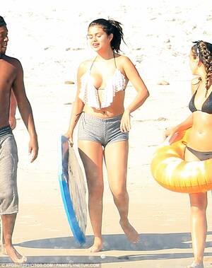 Beach Selena Gomez - Selena Gomez shows off her new curves in skimpy frilled bikini top | Daily  Mail Online