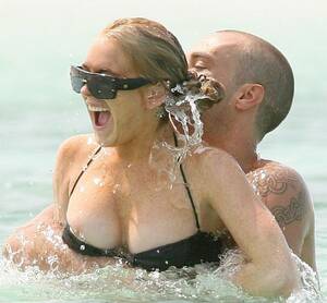 lindsay lohan topless beach boobs - Lindsay Lohan Nip Slip In The Ocean - Taxi Driver Movie