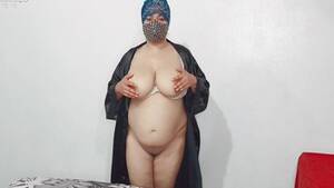 muslim big tits indian - Indian Muslim Girl Showing Big Tits In Hijab