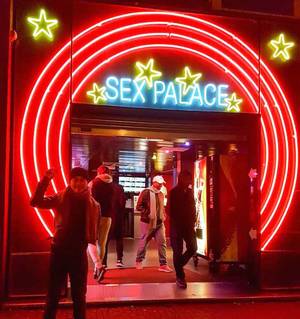 live sex peep show - Amsterdam Red Light District Stories: Sex Palace Peep Show