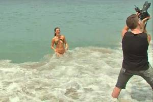 japanese beach spy - Photoshot with abnormal wave and nipple slip