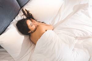 mature sleeping - Benefits of Sleeping Naked - good & bed