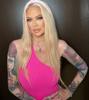 Famous Actress Jenna Jameson - Jenna Jameson's female fans thank her for saving sex lives