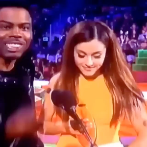 ariana grande anal fisting - Ariana Grande's face after Chris Rock accidentally brushes agains her butt  : r/HolUp