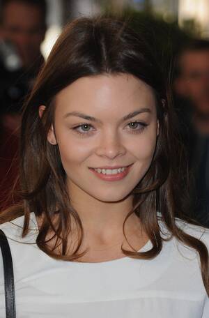 Nora From Icarly Porn - Scarlett Byrne - Wikipedia