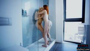 Lesbian Dildo Cum Bath - Wet lesbian babes licking and dildo fucking in a shower - XVIDEOS.COM