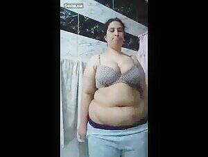 Chubby Pakistani Porn - Pakistani Chubby Bhabhi Ne Apne Boobs Chuste Aur Bhur Dikhate Full Naked  Selfie Video Banaya - ChiggyWiggy.Com