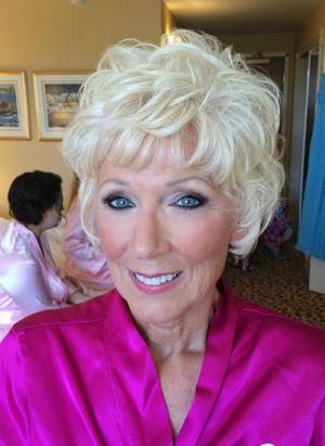 Mature Makeup - Makeup for mom, mother of the bride, makeup for mature skin, sexy eye