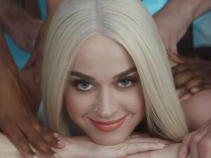 Katy Perry Porn Vids - Katy Perry During 'Bon AppÃ©tit' Live Stream: \