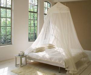 Mosquito Net Porn - This King Size Mosquito Net is made out of strong, high-quality  micro-polyester and is machine-washable. It has a large overlapping opening.