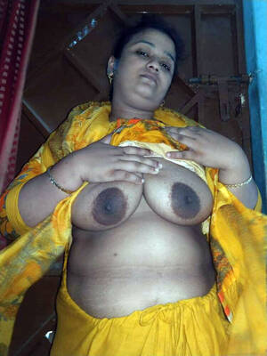 desi mature naked - Desi Mature Bhabhi With Daver Nude Pics | Femalemms