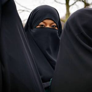 Muslim Niqab Sex - For Muslim Women in Niqabs, the Pandemic Has Brought a New Level of  Acceptance | Vanity Fair