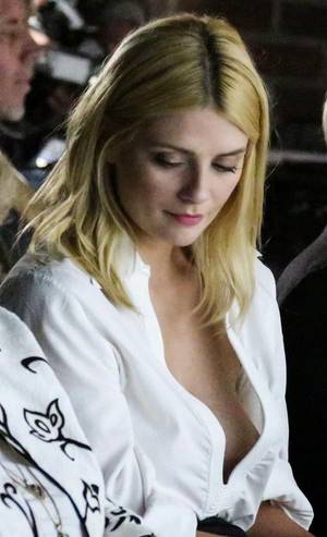 Best Sexy Oops - Top Mischa Barton wardrobe malfunction photos at Los Angeles. Have a look  at Mischa Barton oops moment and hot pics collection.