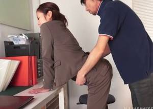 Japanese Business Woman Porn - Japanese businesswoman gets cum in her mouth in the office