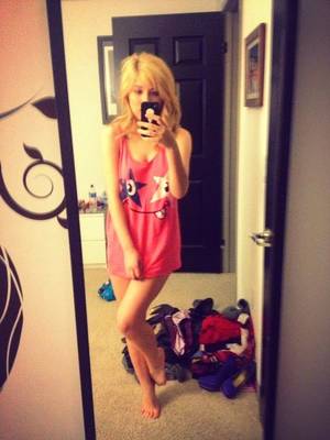 Jennette Mccurdy Feet Porn - Future of Sam & Cat in doubt after Jennette McCurdy leaked selfies