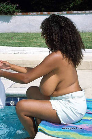 chubby black mom - Description: Chubby black mom in this amateur nude photos