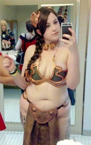 chubby nude cosplay - thumbs.pro : Chubby cosplay in Princess Leia's metal bikini