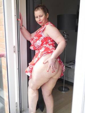 fat ass mature xxx - Mature Fat Ass Brunette Porn Pics & XXX Photos - LamaLinks.com