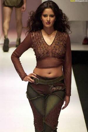bollywood katrina kaif pussy - Katrina Kaif walks the ramp for Lakme India Fashion Week, Mumbai, 2003