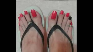 feet with red nails - Red nails polish footfetish - XVIDEOS.COM