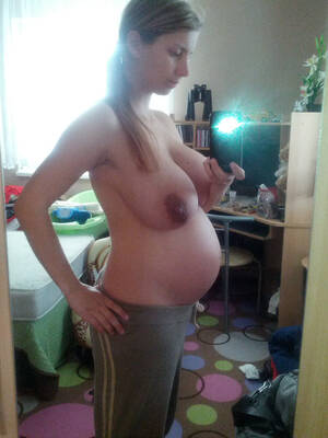 best preggo tits - Great pregnant tits selfie. Porn Pic - EPORNER