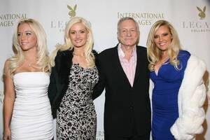 Kendra Wilkinson Sex Ass - Hugh Hefner's Girlfriends Are Once Again Bashing The Dead Guy & H