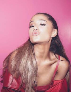 Ariana Grande Porn Sam Bikini - The 51 Jaw Dropping Ariana Photos, Hot Bikini Pics