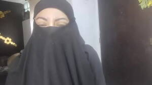 Arab Amateur Hijab - Real Horny Amateur Arab Wife Squirting On Her Niqab Masturbates While  Husband Praying HIJAB PORN - XVIDEOS.COM