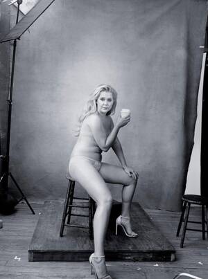 Amy Schumer Big Tits - Commentary: Amy Schumer's proud bare belly is a gift to women â€“ The Mercury  News