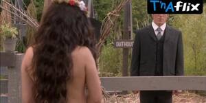 Murdoch Mysteries Porn - Amber Goldfarb Butt Scene in Murdoch Mysteries - Tnaflix.com